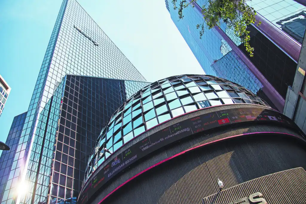 La Bolsa Mexicana de Valores (BMV) y Grupo Financiero Banorte, cerraron la jornada con ganancias, revirtiendo un inicio negativo, a estas acciones se les unio la de Qualitas que también reporto ganancias.
