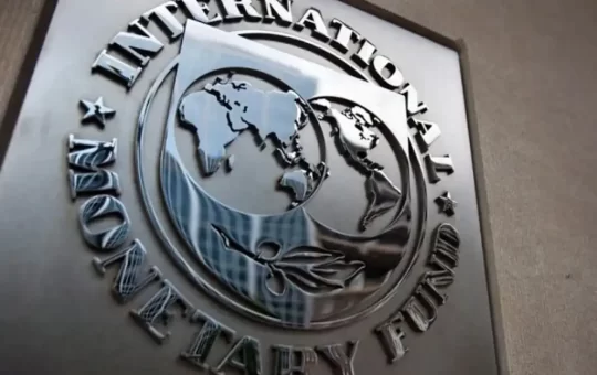 En su actualización de las Perspectivas de la Economía Mundial, el FMI recortó sus previsiones para diversas naciones, destacando el caso de México, al que le anticipa una contracción del 0.3% en su Producto Interno Bruto (PIB) en 2025.