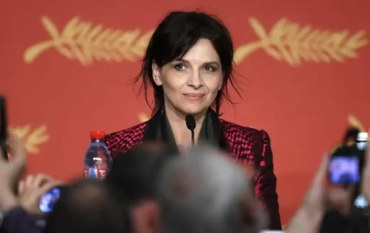 El Festival de Cannes arrancó este martes con su tradicional gala inaugural, pero en medio de un clima inusualmente cargado por tensiones políticas y sociales.