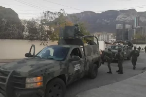 La cifra de militares fallecidos por la explosión de un artefacto explosivo en los límites entre Michoacán y Jalisco se elevó a ocho, confirmaron fuentes federales.