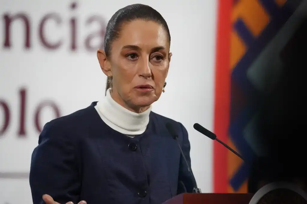 Tras las protestas de la Coordinadora Nacional de Trabajadores de la Educación (CNTE), que impidieron el acceso a Palacio Nacional y obligaron a realizar la conferencia matutina de forma virtual, la presidenta Claudia Sheinbaum aseguró que el diálogo con el magisterio disidente se mantiene abierto, aunque reconoció limitaciones presupuestales para atender todas sus demandas.
