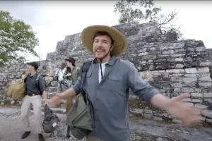 El Instituto Nacional de Antropología e Historia (INAH) interpuso una demanda administrativa contra Full Circle Media, empresa representante del popular youtuber estadounidense James Donaldson, conocido como MrBeast, por incumplir los términos de los permisos otorgados para la grabación del video titulado “Sobreviví 100 horas dentro de un templo antiguo”, publicado el pasado 10 de mayo.