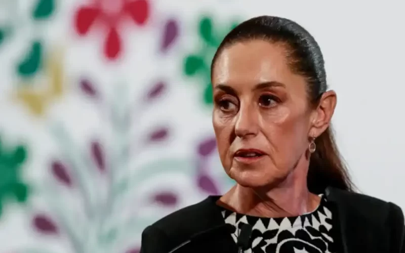 La presidenta Claudia Sheinbaum solicitó este viernes una investigación sobre la posible utilización de estructuras gubernamentales en la organización de acarreos y distribución de “acordeones” durante el proceso electoral interno del Poder Judicial.