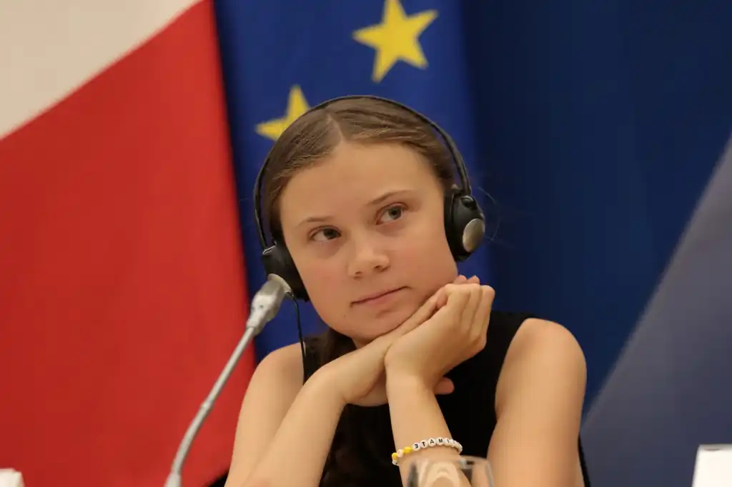 El ejército israelí interceptó este lunes al barco humanitario Madleen, que transportaba a activistas internacionales, incluida la reconocida ambientalista sueca Greta Thunberg, y que tenía como objetivo romper el bloqueo naval impuesto por Israel sobre la Franja de Gaza.