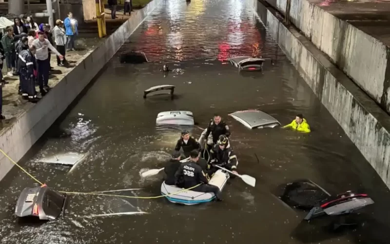 La Secretaría de Gestión Integral de Riesgos y Protección Civil (SGIRPC) actualizó a 76 los reportes de inundaciones atendidas hasta las 00:00 h de hoy, localizadas, sobre todo, en las alcaldías Iztapalapa, Venustiano Carranza, Gustavo A. Madero, Coyoacán, Azcapotzalco, Iztacalco y Miguel Hidalgo.