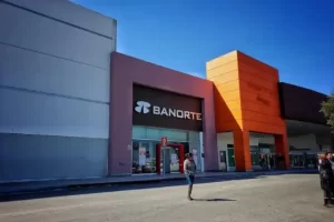 Durante el primer trimestre de 2025, las reclamaciones de los usuarios a los bancos en México alcanzaron los 8,823.41 millones de pesos, de acuerdo con cifras recientes de la Comisión Nacional Bancaria y de Valores (CNBV).