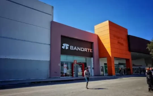 Durante el primer trimestre de 2025, las reclamaciones de los usuarios a los bancos en México alcanzaron los 8,823.41 millones de pesos, de acuerdo con cifras recientes de la Comisión Nacional Bancaria y de Valores (CNBV).