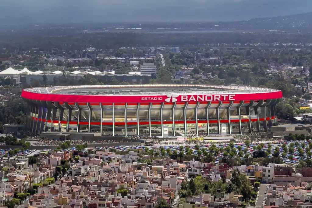 Este jueves se revelaron las primeras imágenes de cómo lucirá el Estadio Banorte —anteriormente conocido como Estadio Azteca— de cara a la Copa del Mundo de 2026.