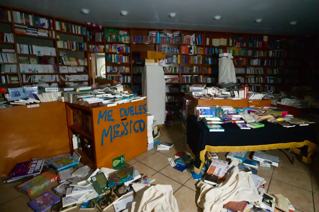 Ciudad Universitaria fue escenario de actos vandálicos tras una protesta contra la gentrificación en la Ciudad de México.