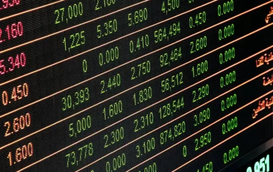 Banorte de Carlos Hank González, destaca como una de las voces clave en el panorama financiero al elevar su estimado del IPC de la BMV.