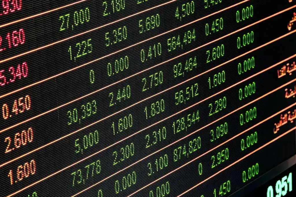 Banorte de Carlos Hank González, destaca como una de las voces clave en el panorama financiero al elevar su estimado del IPC de la BMV.