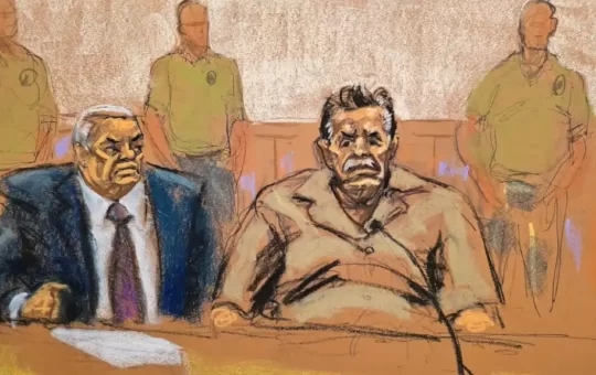 “El Mayo” Zambada se declara culpable y reconoce sobornos a políticos.