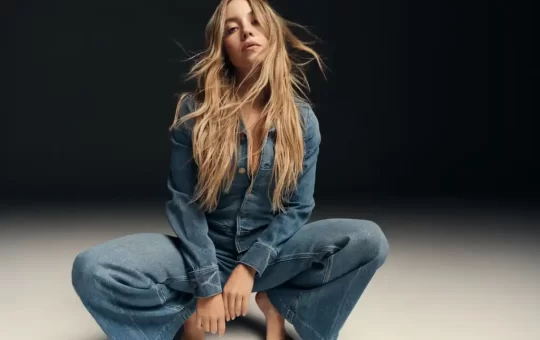 Una inesperada alabanza del presidente Donald Trump ha catapultado este lunes las acciones de American Eagle más de un 18% en Wall Street, luego de que el republicano elogiara en redes sociales un controvertido anuncio de la marca protagonizado por la actriz Sydney Sweeney.