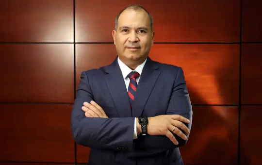 La presidenta Claudia Sheinbaum informó que las autoridades detuvieron en Estados Unidos a Carlos Treviño, exdirector de Petróleos Mexicanos (Pemex) durante el sexenio de Enrique Peña Nieto, y que lo deportarán a México para enfrentar acusaciones por presunta corrupción.