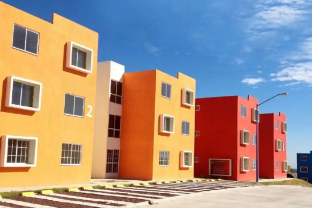 Durante años, Casas GEO fue sinónimo de crecimiento en el sector inmobiliario mexicano, pero una deuda millonaria con Banorte terminó por sepultar a la compañía que llegó a vender más de 510 mil viviendas en todo el país.