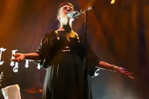 Malas noticias para los seguidores del dúo de metal gótico Lacrimosa: Anne Nurmi, vocalista del grupo, no podrá participar en la próxima etapa europea de su gira Lament Tour debido a problemas de salud.