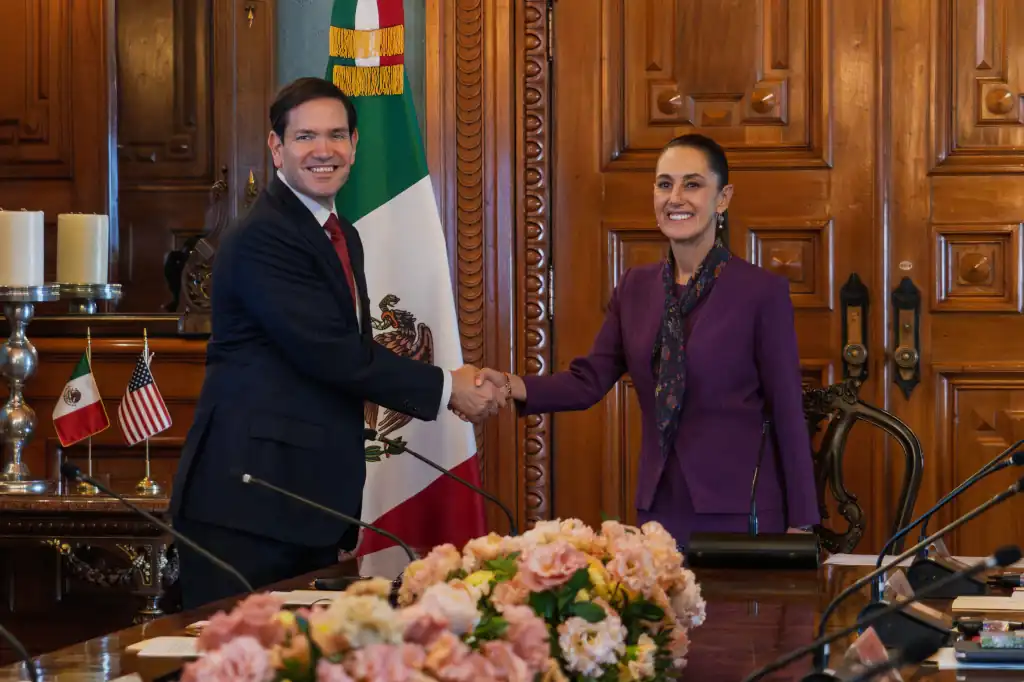 La presidenta de México, Claudia Sheinbaum, recibió este miércoles al secretario de Estado de Estados Unidos, Marco Rubio, en Palacio Nacional, en un encuentro que tuvo como eje central la cooperación bilateral en materia de seguridad fronteriza y aplicación de la ley.