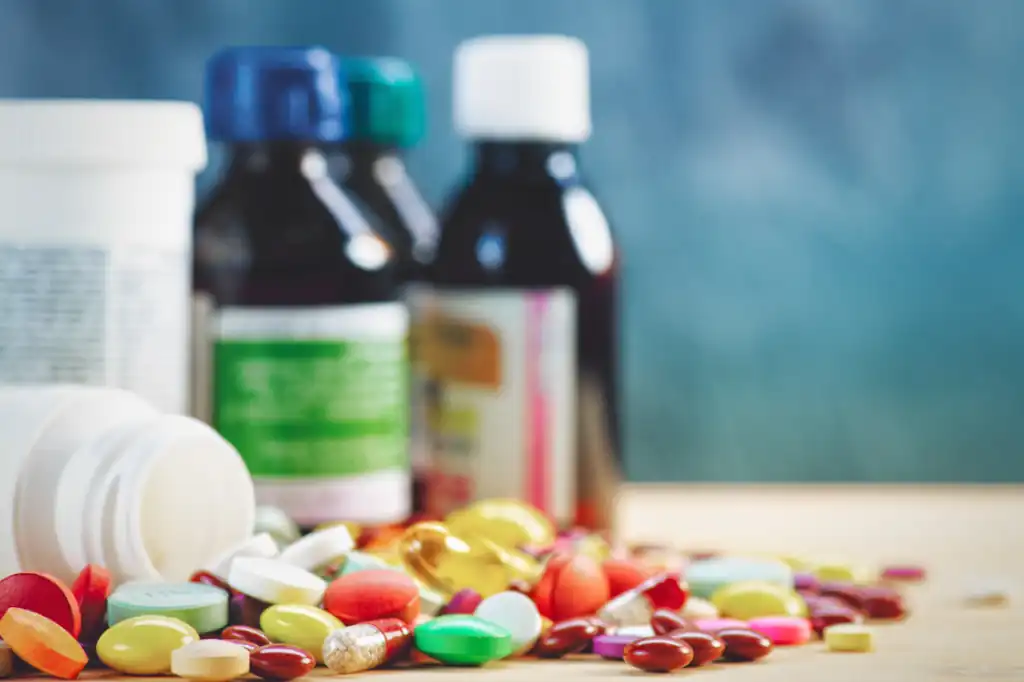 Sheinbaum reconoce adeudos con farmacéuticas y promete liquidarlos.