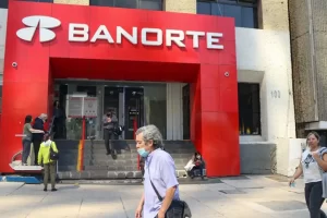 Banorte, empresa liderada por Carlos Hank González, subrayó que el cierre de 2025 será clave para evaluar la aprobación del Presupuesto 2026.