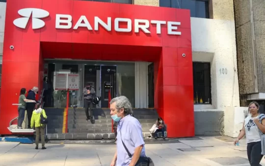 Banorte, empresa liderada por Carlos Hank González, subrayó que el cierre de 2025 será clave para evaluar la aprobación del Presupuesto 2026.