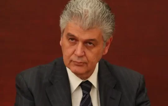 Alfredo Elías Ayub, exdirector de la Comisión Federal de Electricidad (CFE), falleció este miércoles a los 75 años, dejando un legado destacado en el sector energético y académico de México.