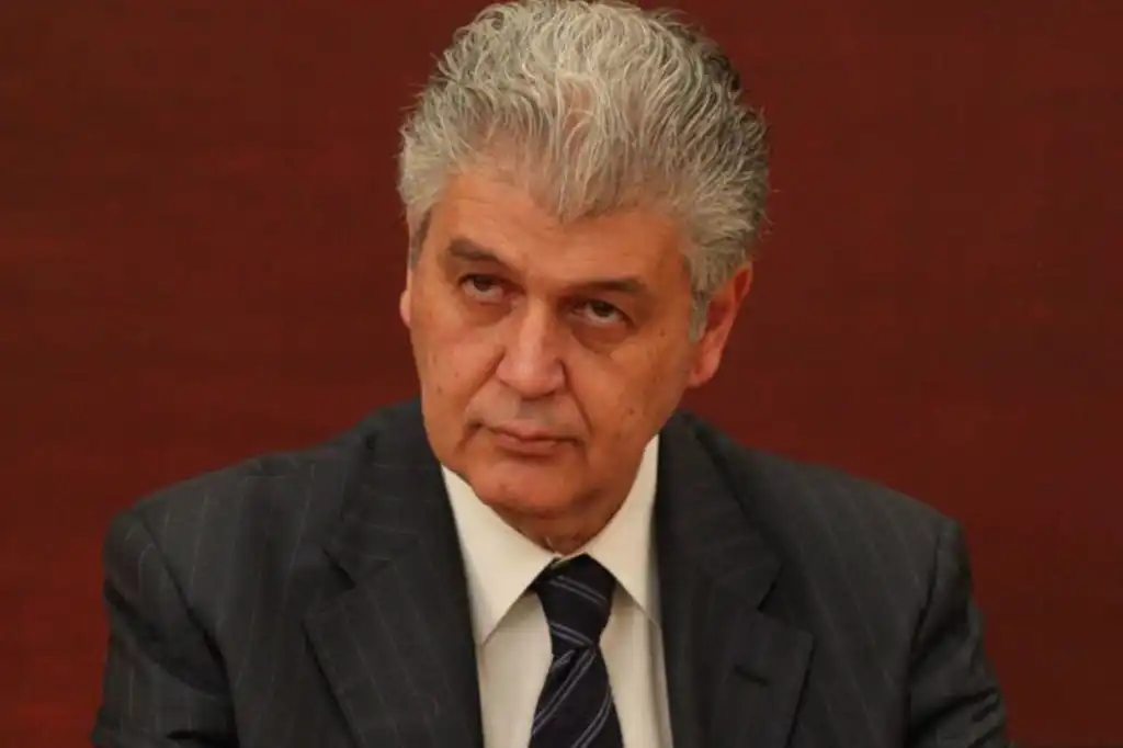 Alfredo Elías Ayub, exdirector de la Comisión Federal de Electricidad (CFE), falleció este miércoles a los 75 años, dejando un legado destacado en el sector energético y académico de México.