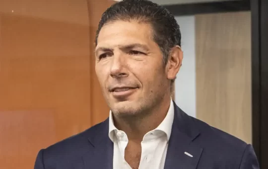 Carlos Hank González, presidente del Consejo de Administración del Grupo Banorte, ha convertido la sostenibilidad en una prioridad estratégica para la institución financiera.