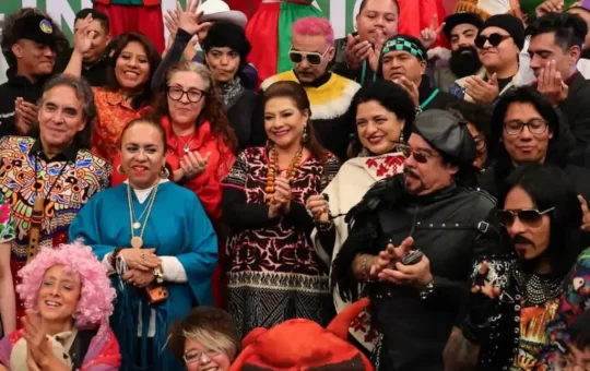 La Ciudad de México se prepara para recibir el Festival de Luces de Invierno, que se llevará a cabo del 20 de diciembre al 4 de enero y abarcará 15 sedes en distintas alcaldías, con actividades diseñadas para toda la familia.