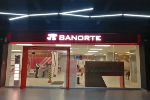 Banorte de Carlos Hank González se consolida como un líder financiero en México.
