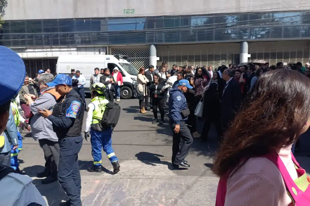 Falsa alarma de bomba provoca desalojo en el Poder Judicial de la CDMX