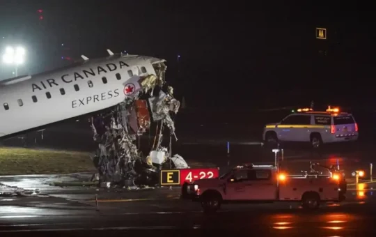 Accidente en el Aeropuerto LaGuardia cobra la vida de dos pilotos