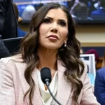 Trump destituye a Kristi Noem tras muertes de ciudadanos en Minneapolis