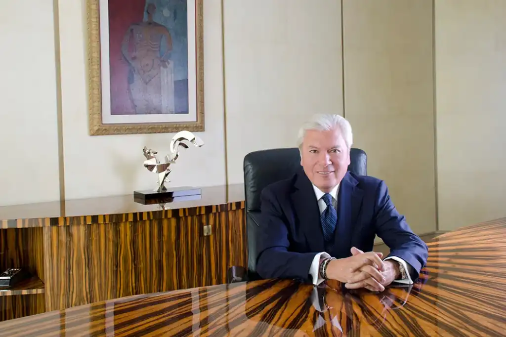 ¿Quién es Carlos Hank Rhon?