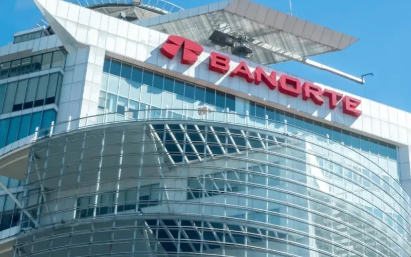 Banorte de Carlos Hank González avanza 19.93% en 2026 y destaca como favorito del sector bancario