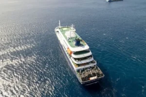 Brote de hantavirus deja víctimas y mantiene aislado a un crucero