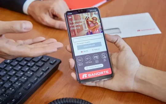 Maya, la asistente con inteligencia artificial que impulsa la banca digital de Banorte