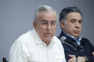 Rubén Rocha Moya reaparece y afirma que permanece en Culiacán sin protección federal