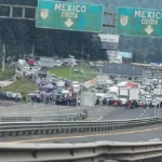 Bloqueo en La Marquesa paraliza la México-Toluca
