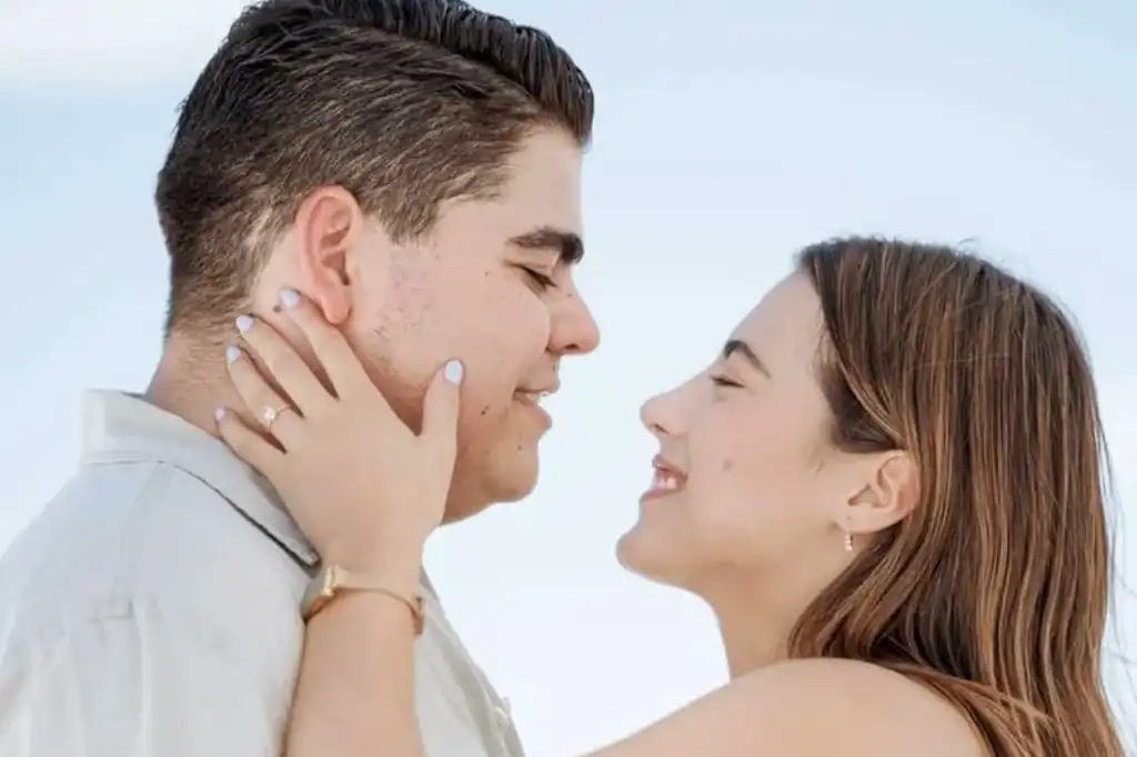 Edgardo Martínez Esparza, protagonista del video "Edgar se cae", anuncia que se casa