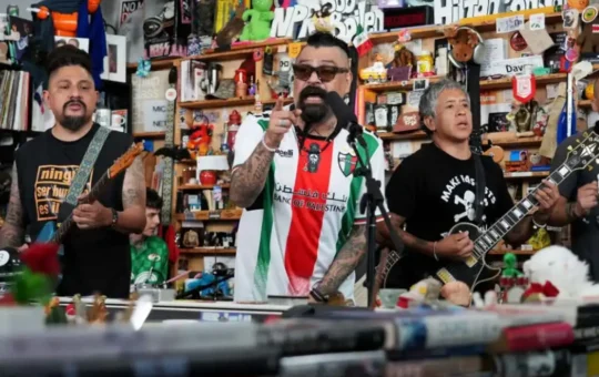 Panteón Rococó lleva su ska al Tiny Desk