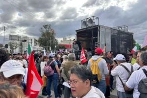 Trabajadores del IMSS rechazan incremento anunciado por Zoé Robledo